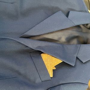 Size 5 full 3 piece suit tie, shirt, and handkerchief included